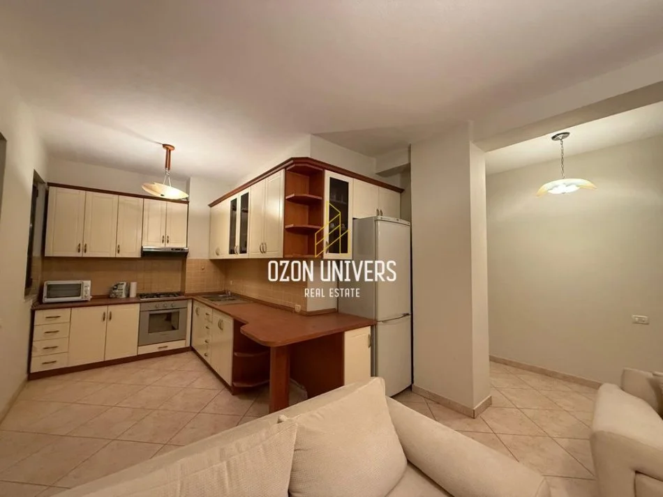 Tirane, jepet me qera apartament 2+1 Kati 6, 120 m² 800 € (Ish Parku)