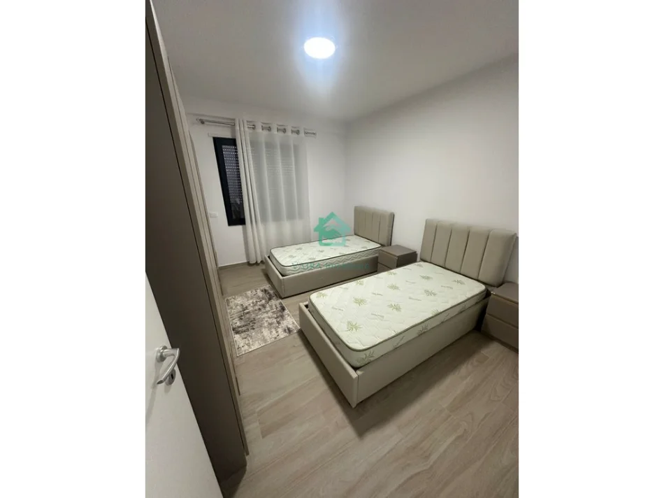 Tirane, jepet me qera apartament 2+1 Kati 5, 95 m² 800 € (Qendra Linkolin)