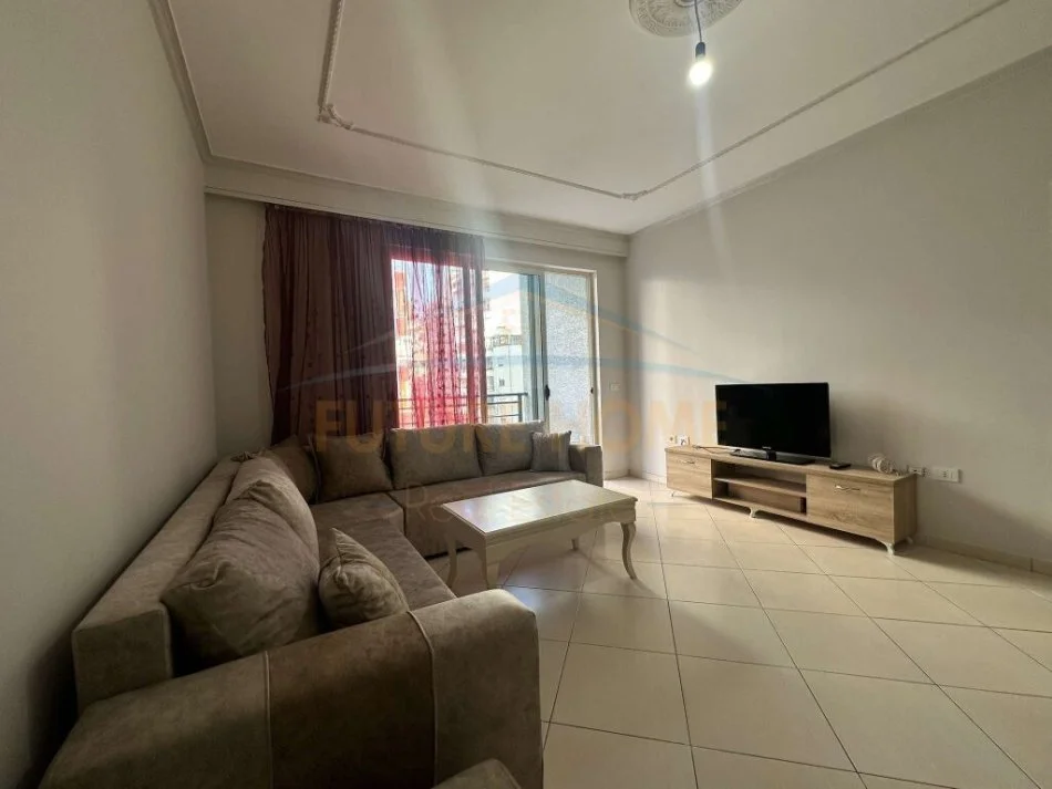 Tirane, jepet me qera apartament 2+1 Kati 3, 104 m² 450€ (YZBERISHT)