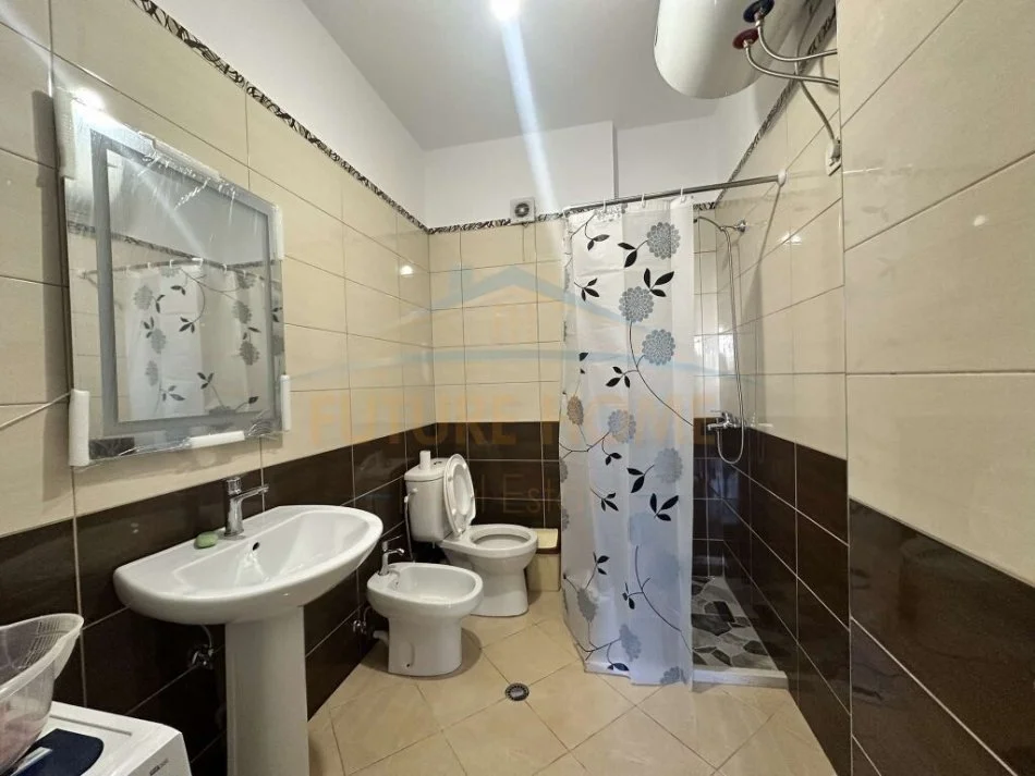 Tirane, jepet me qera apartament 2+1 Kati 3, 104 m² 450€ (YZBERISHT)
