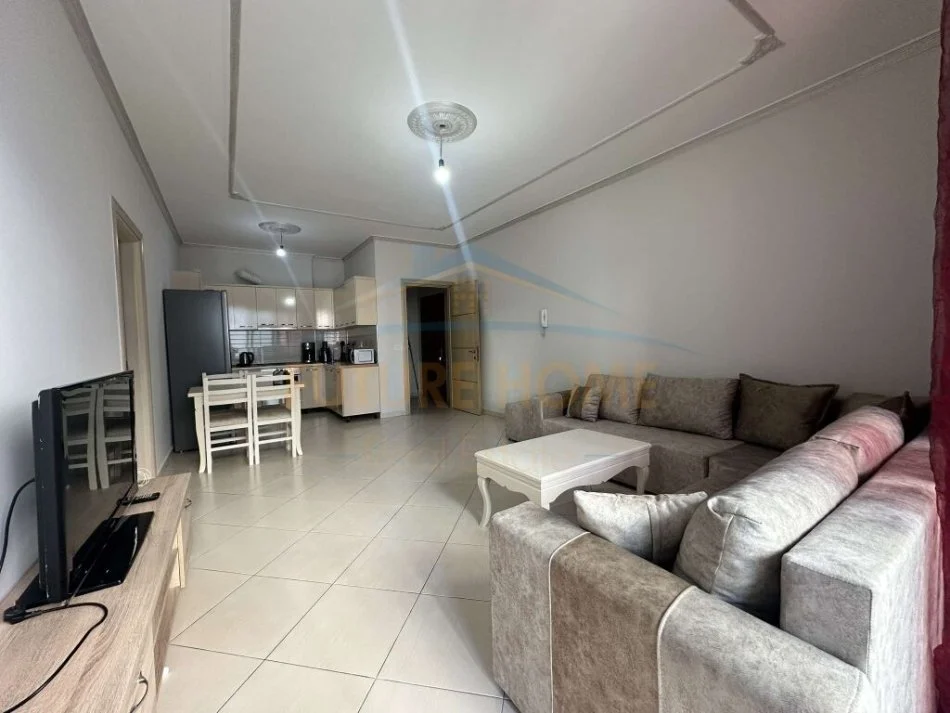 Tirane, jepet me qera apartament 2+1 Kati 3, 104 m² 450€ (YZBERISHT)