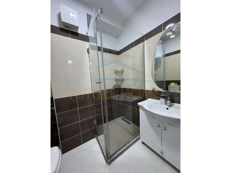 Tirane, jepet me qera apartament 2+1+Ballkon Kati 2, 95 m² 600 € (Kodra e Diellit)