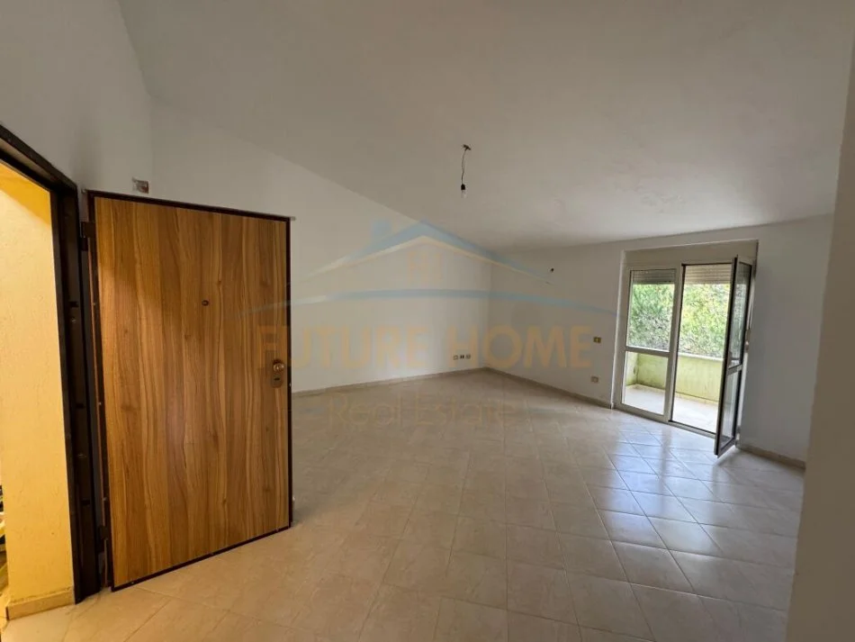 Durres, shitet apartament 1+1+Ballkon Kati 4, 75 m² 150.000 € (qerret)