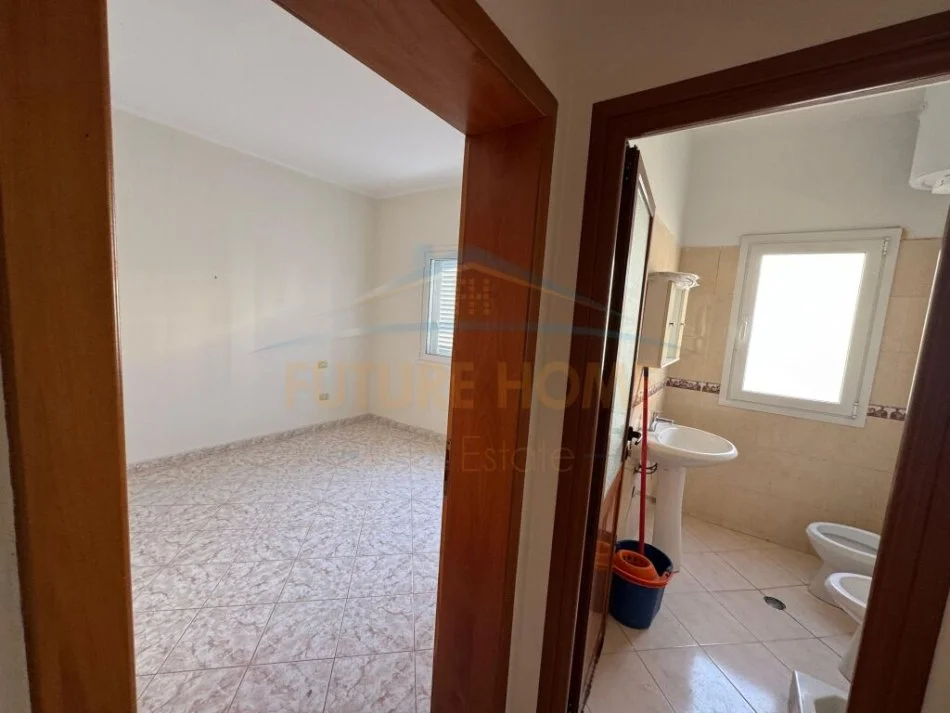 Durres, shitet apartament 1+1+Ballkon Kati 3, 55 m² 62.000 € (plazh lliria)