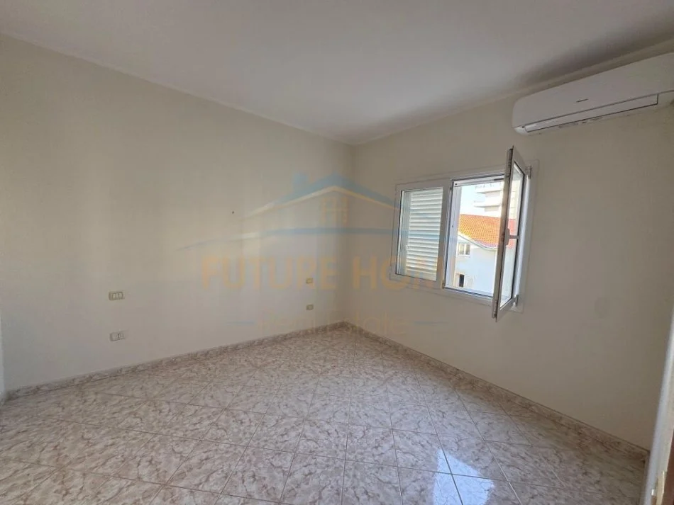 Durres, shitet apartament 1+1+Ballkon Kati 3, 55 m² 62.000 € (plazh lliria)