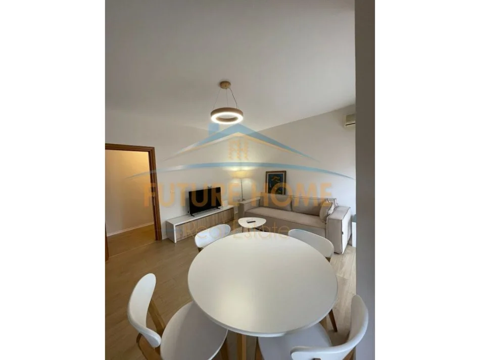 Tirane, jepet me qera 1+1 Kati 5, 75 m² 750 € (Rruga e Kavajes)