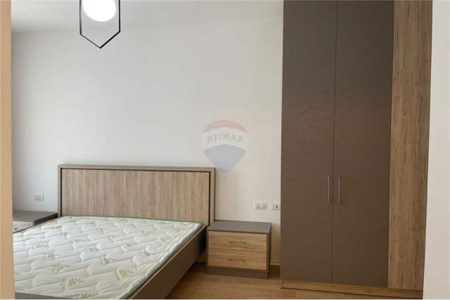 Tirane, jepet me qera apartament 2+1+BLK Kati 4, 101 m² 450 Euro (rruga dibres)