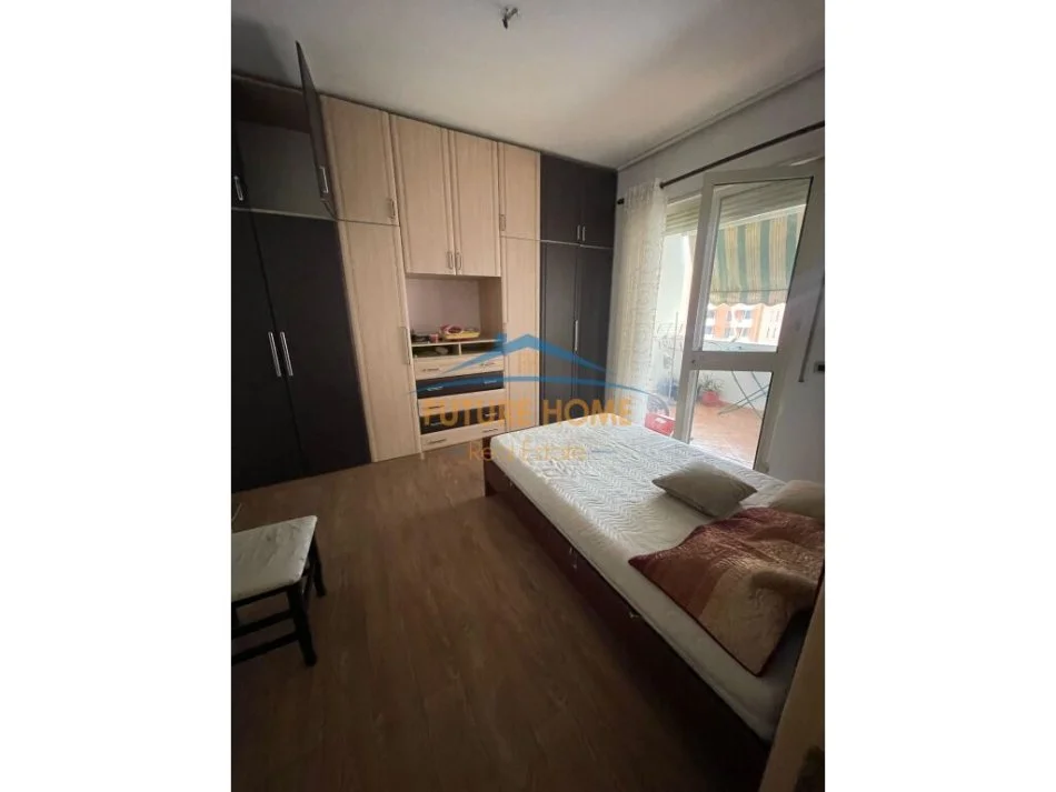 Tirane, jepet me qera apartament 2+1 Kati 5, 104 m² 600 € (Rruga e Kavajes)