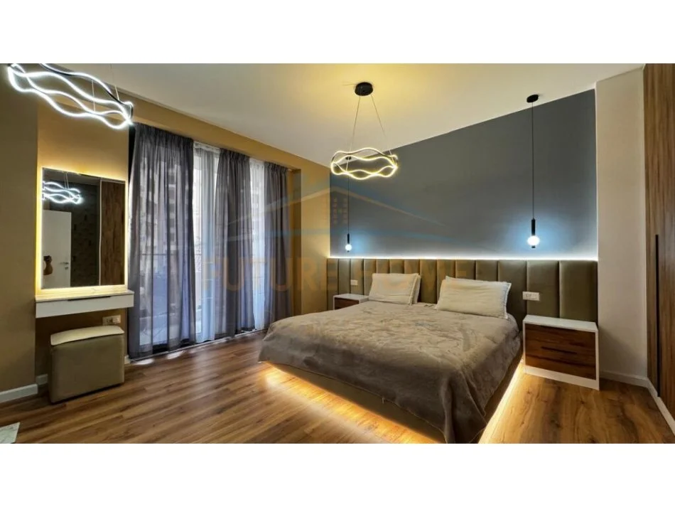 Tirane, jepet me qera apartament 2+1 Kati 3, 105 m² 750 € (Fusha e Aviacionit)