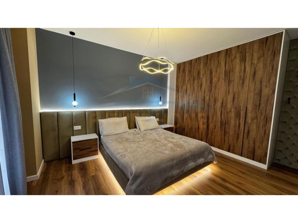 Tirane, shitet 2+1 Kati 3, 105 m² 215.000 € 