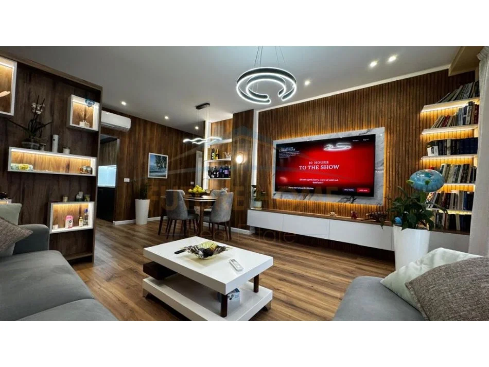 Tirane, jepet me qera apartament 2+1 Kati 3, 105 m² 750 € (Fusha e Aviacionit)