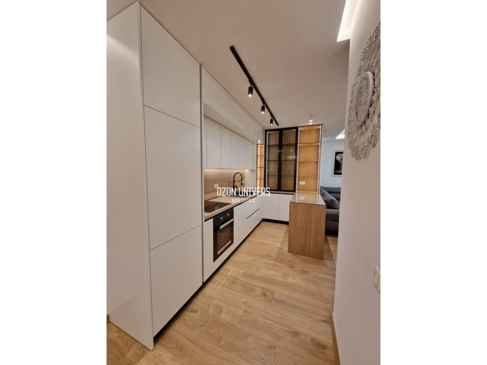 Tirane, jepet me qera apartament 2+1 Kati 2, 115 m² 1.200 € (Kopshti Botanik)