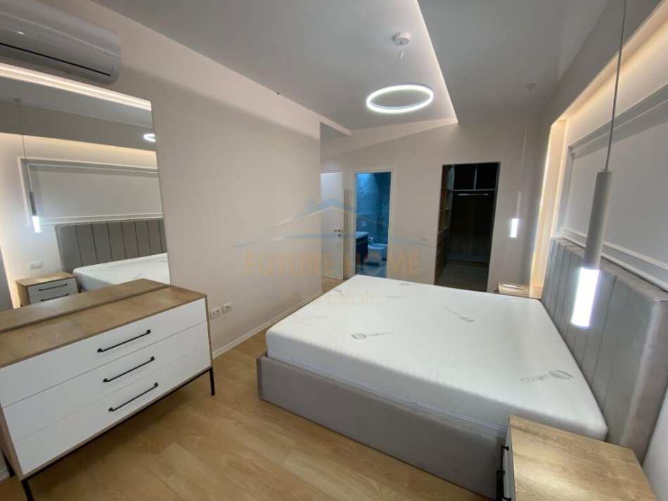 Tirane, jepet me qera apartament 2+1 Kati 4, 105 m² 1.200 € (Liqeni i Thate)