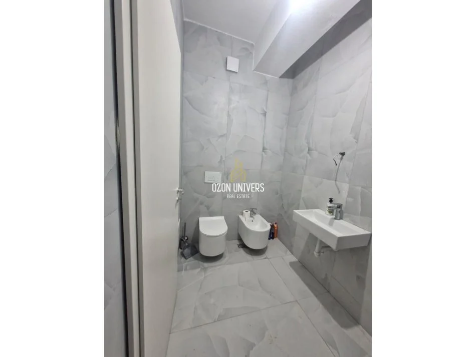 Tirane, jepet me qera apartament 1+1 Kati 1, 65 m² 400 € (Ali Demi)