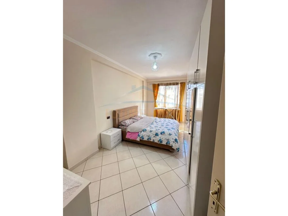 Tirane, shitet apartament 2+1+Ballkon Kati 2, 100 m² 138.000 € (unaza e re)