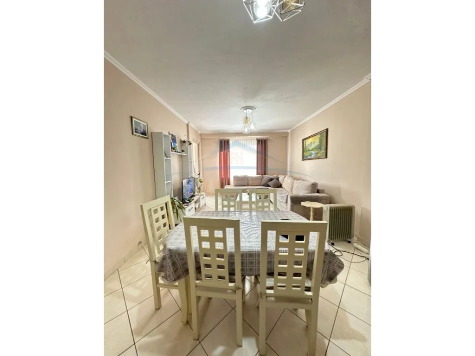 Tirane, shitet apartament 2+1 Kati 2, 88 m² 138.000 € (Unaza e Re)