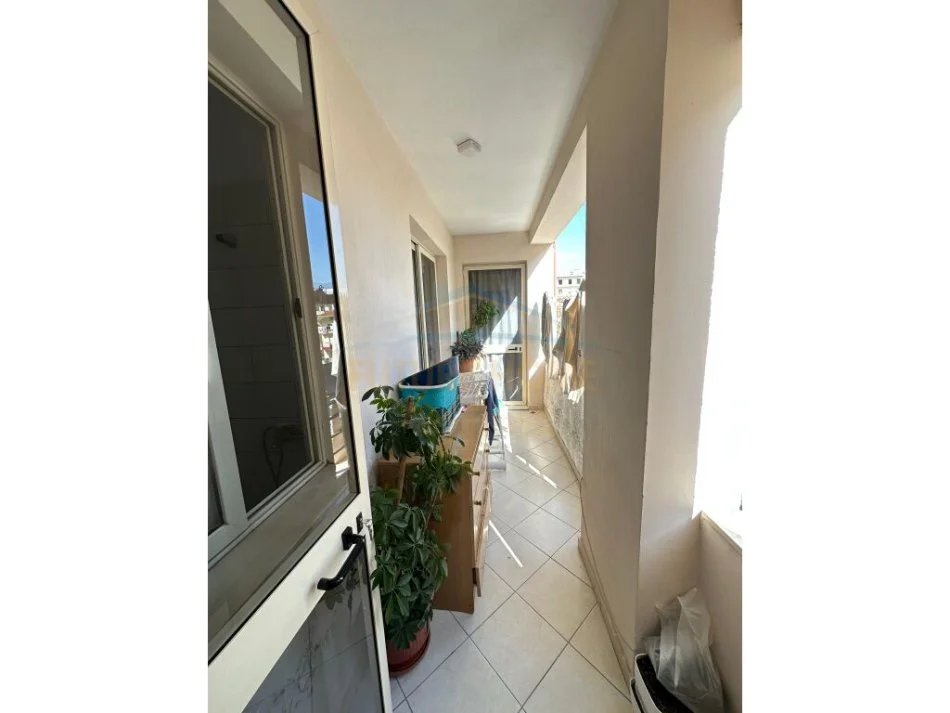 Tirane, shitet apartament 2+1 Kati 2, 88 m² 138.000 € (Unaza e Re)