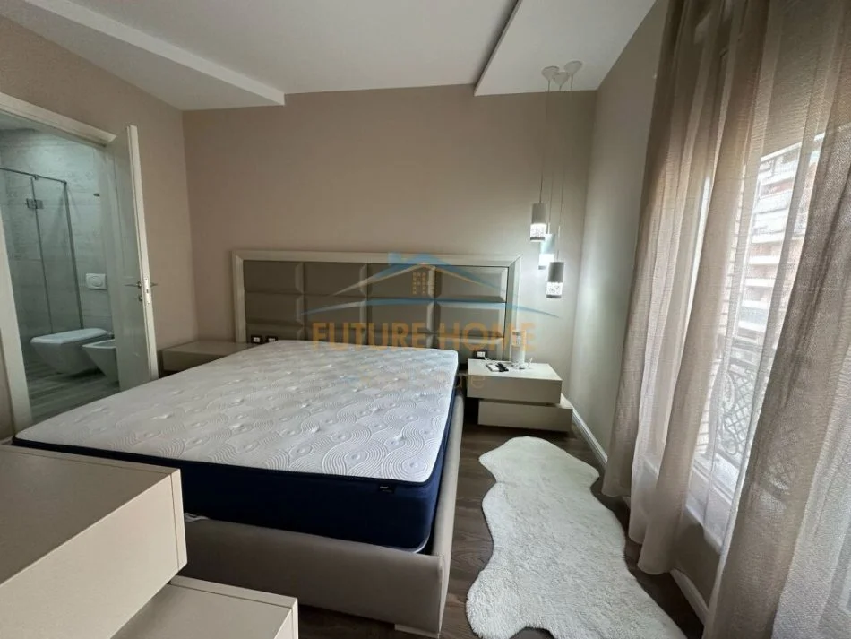 Tirane, jepet me qera apartament 3+1 Kati 5, 140 m² 1.600 € 