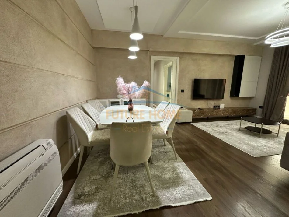 Tirane, jepet me qera apartament 3+1 Kati 5, 140 m² 1.900 € (Kompleks Delijorgji)