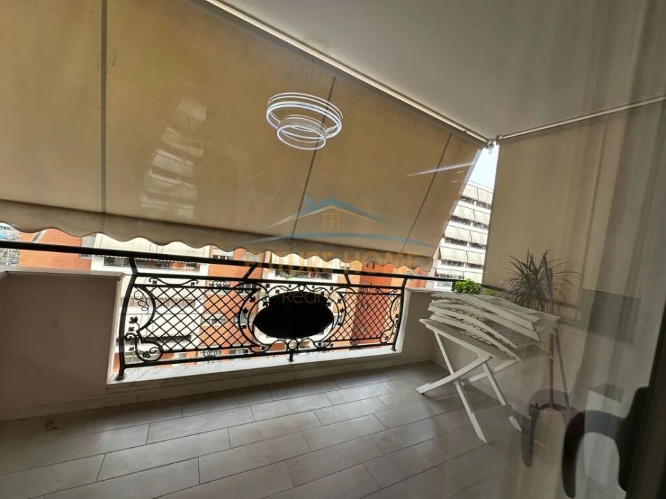 Tirane, jepet me qera apartament 3+1 Kati 5, 140 m² 1.900 € (Kompleks Delijorgji)