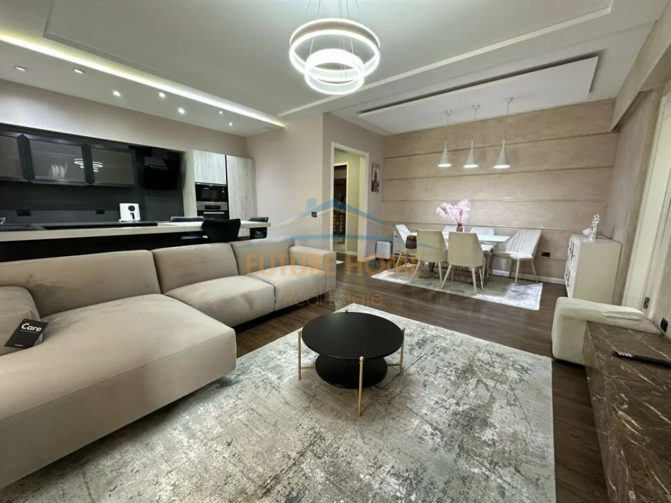 Tirane, jepet me qera apartament 3+1 Kati 5, 140 m² 1.900 € (Kompleks Delijorgji)