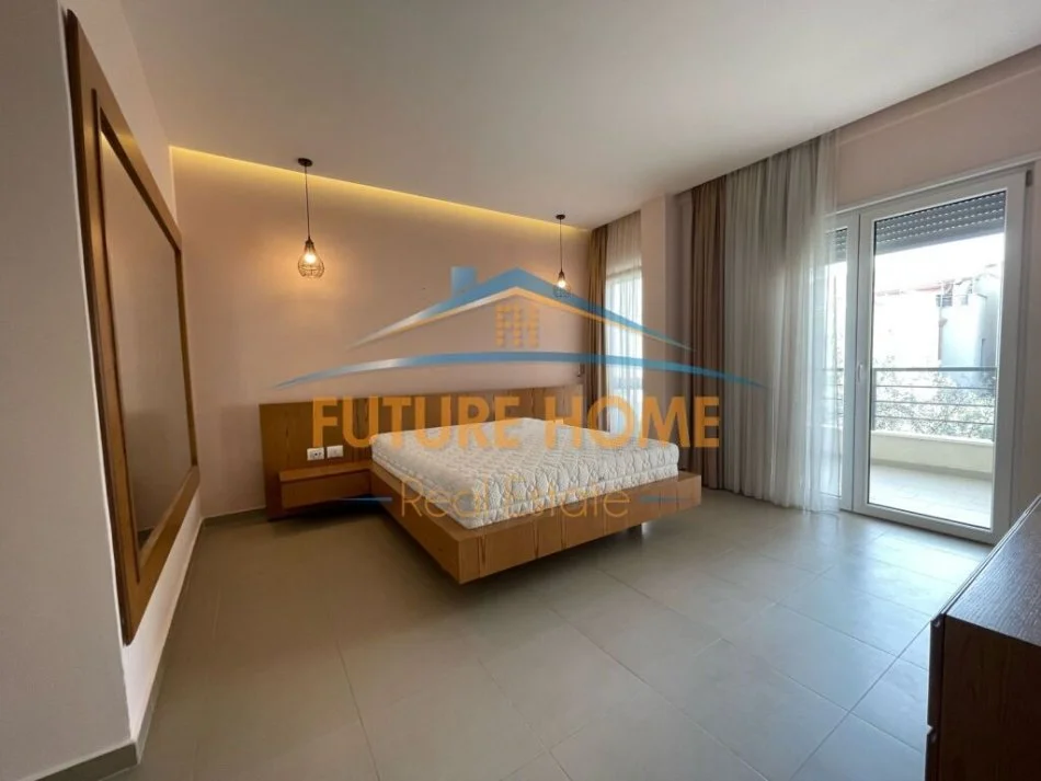 Tirane, jap me qera Vile 3 Katshe Kati 3, 321 m² 2.200 € (Lunder)