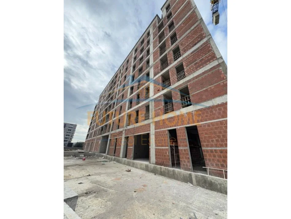 Tirane, shitet apartament 3+1 Kati 5, 110 m² 131.000 € (Casa Italia)