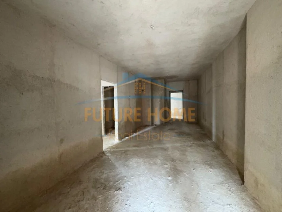 Tirane, shitet apartament 3+1 Kati 5, 110 m² 131.000 € (Casa Italia)