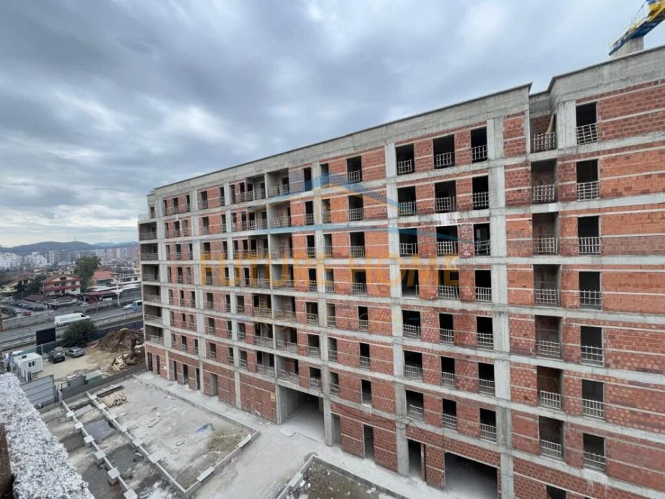 Tirane, shitet apartament 3+1 Kati 5, 110 m² 131.000 € (Casa Italia)