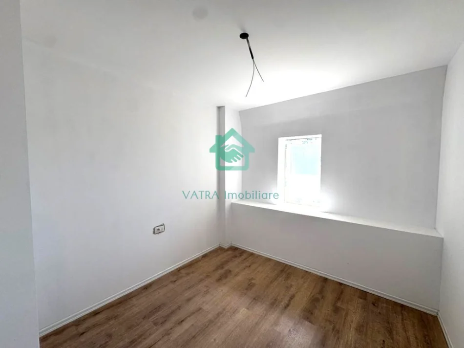 Tirane, shitet apartament 2+1 Kati 4, 95 m² 160.000 € (Liqeni i Farkës)