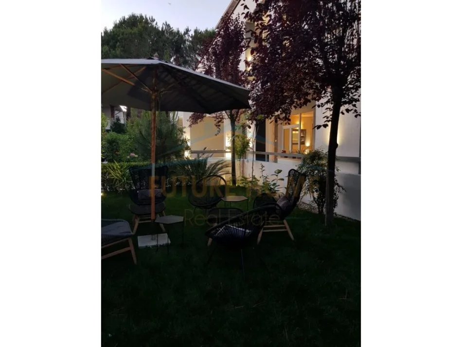 Durres, shitet Vile 3+1+Ballkon Kati 0, 437 m² 750.000 € (Gjiri i Lalezit, Lura 1)