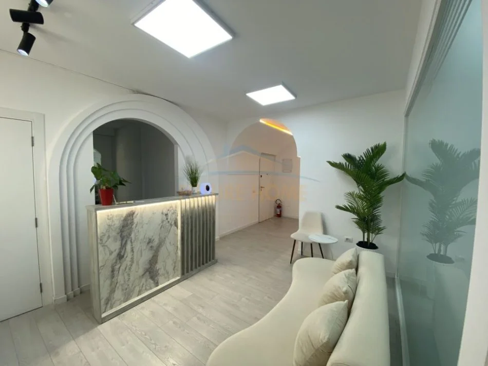 Tirane, shitet ambjent biznesi Kati 6, 85 m² 30.000 € (Blloku)