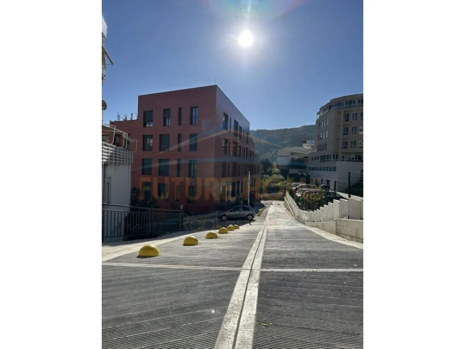 Tirane, shitet apartament 1+1 Kati 0, 60 m² 120.000 € (kodra e diellit)