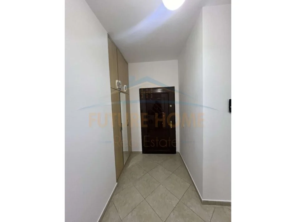 Tirane, jepet me qera apartament 2+1+Ballkon Kati 3, 115 m² 600 € (Kodra e Diellit)