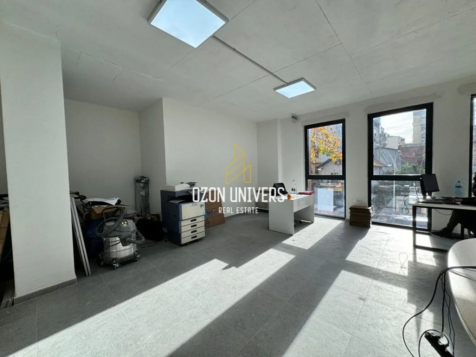 Tirane, shitet ambjent biznesi Kati 1, 62 m² 360.000 € (Rruga E Kavajes,Galeria Roma)
