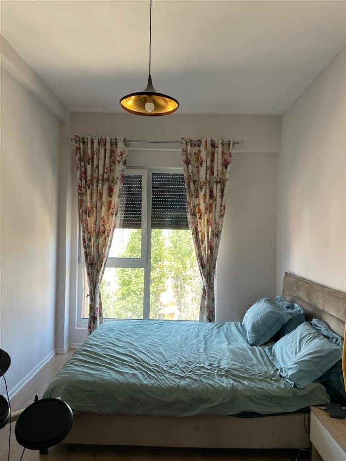 Super Apartament me qera tek 21 Dhjetori (550 euro)