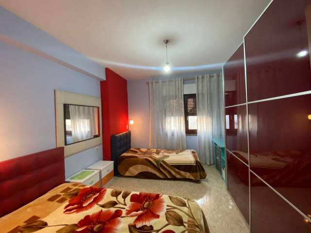 Tirane, jepet me qera apartament 2+1+BLK Kati 6, 120 m² 600 Euro (Komuna Parisit)
