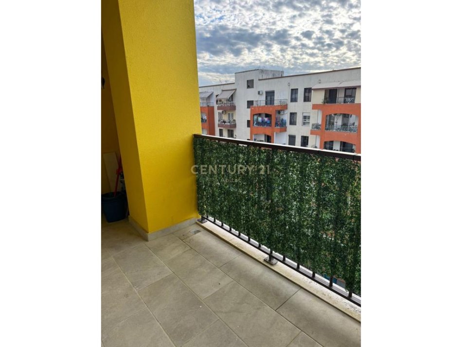Tirane, jepet me qera apartament 1+1+Ballkon Kati 7, 67 m² 550 € (Yzberisht)