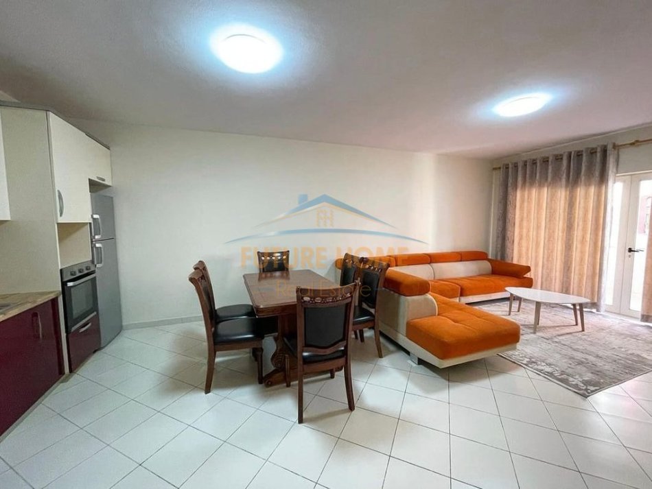 0683487469  Tirane, jepet me qera apartament 2+1+Ballkon Kati 4, 110 m² 500 € (UNAZA E RE)