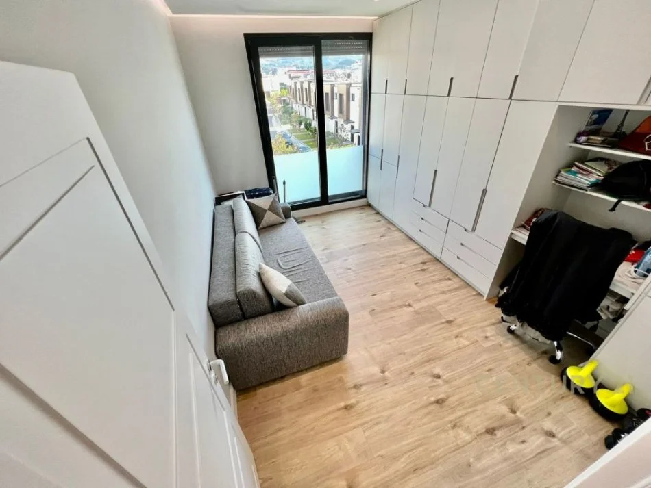 SHITET APARTAMENT LLUKSOZ 3+1+ 2 POSTE PARKIMI TE REZIDENCA HALISOF ,TEG