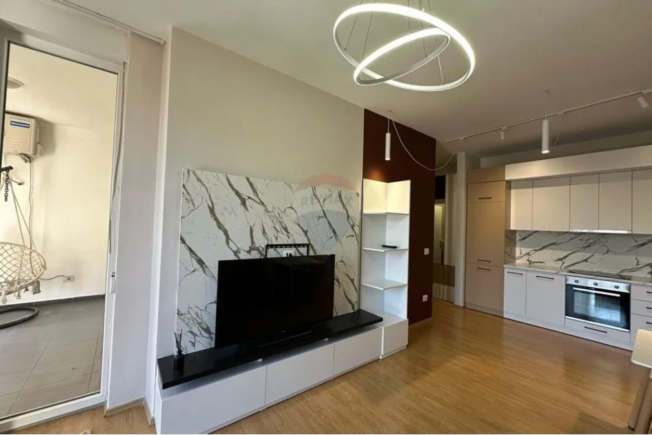 Tirane, jepet me qera apartament 2+1+Ballkon , 80 m² 800 € 