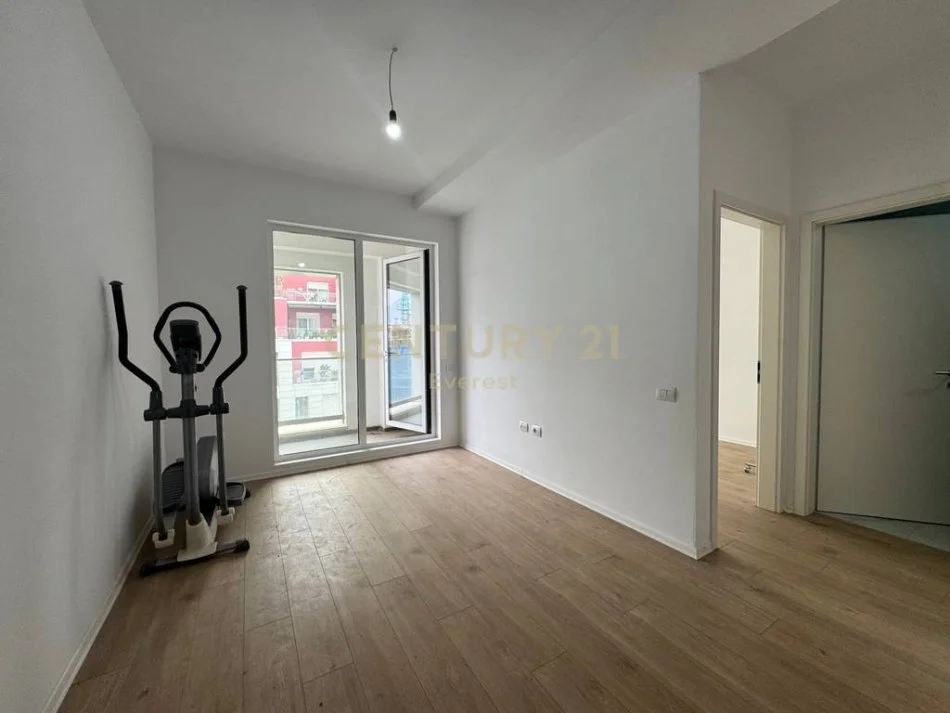 Tirane, shes apartament 1+1+Ballkon Kati 6, 62 m² 165.000 € (Rr Siri Kodra)