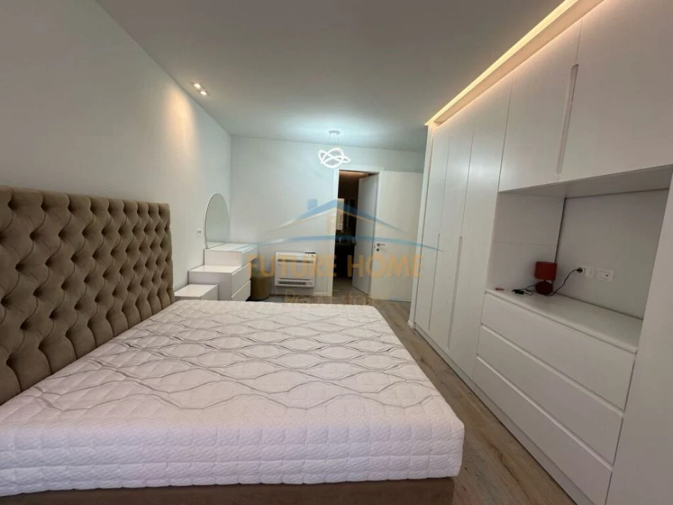 Tirane, jepet me qera apartament 2+1 Kati 2, 119 m² 1.350 € (Rruga e Kavajes)