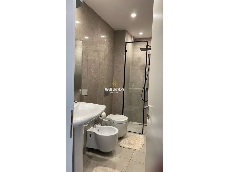 Tirane, jepet me qera apartament 1+1 Kati 6, 65 m² 800 € (Myslym Shyri)