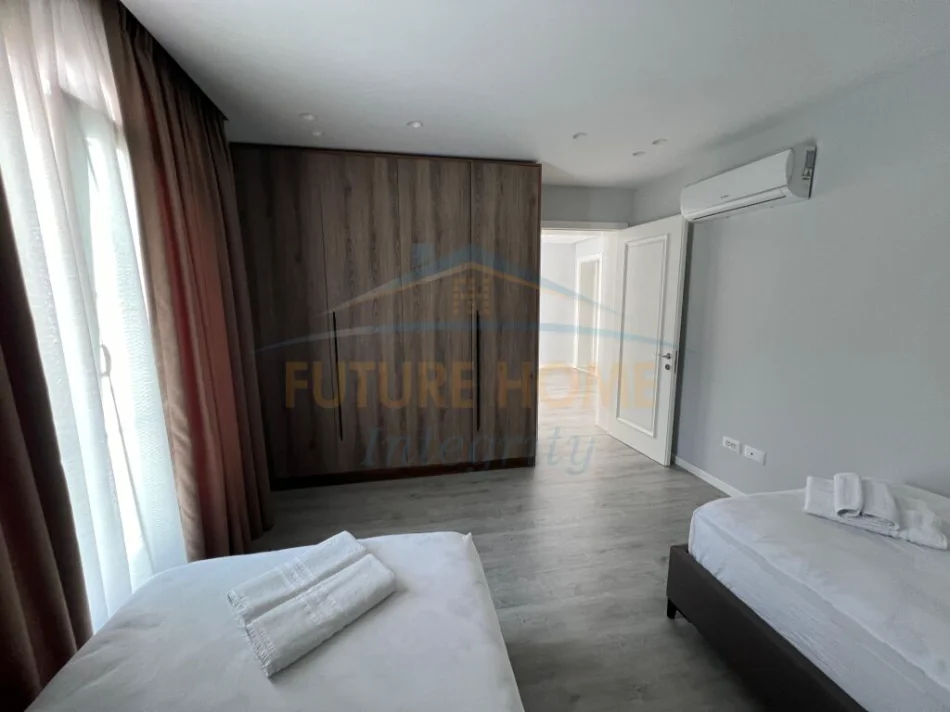 Tirane, jepet me qera apartament 2+1+2+Post Parkimi+Ballkon Kati 1, 130 m² 1.000 € (Rruga e Elbasanit)