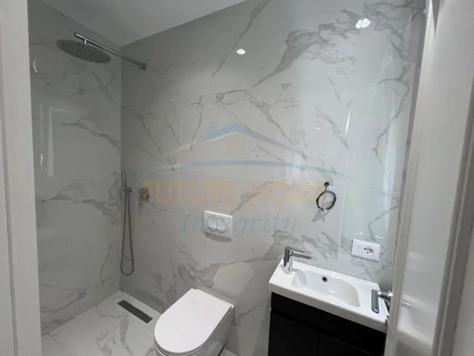 Tirane, jepet me qera apartament 2+1 Kati 0, 130 m² 1.000 € 