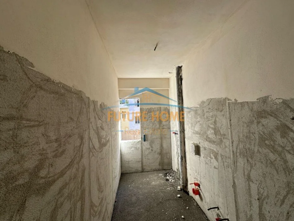 Tirane, shitet apartament 2+1+Ballkon Kati 7, 93 m² 93.080 € (Demollari 2, Kamez)