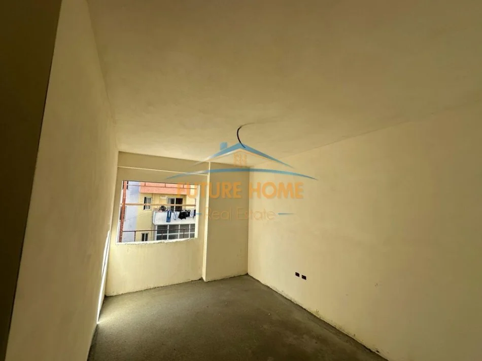 Tirane, shitet apartament 2+1+Ballkon Kati 7, 93 m² 93.080 € (Demollari 2, Kamez)