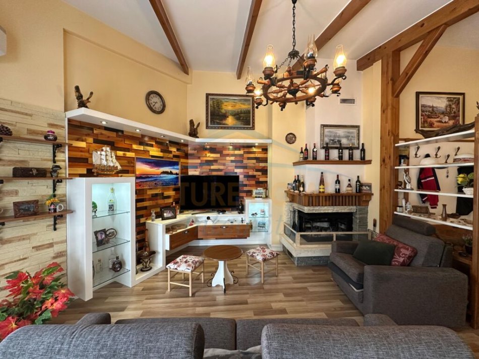 Shitet, Apartament 2+1+Post Parkimi, Gjiri I Lalëzit 250.000 €