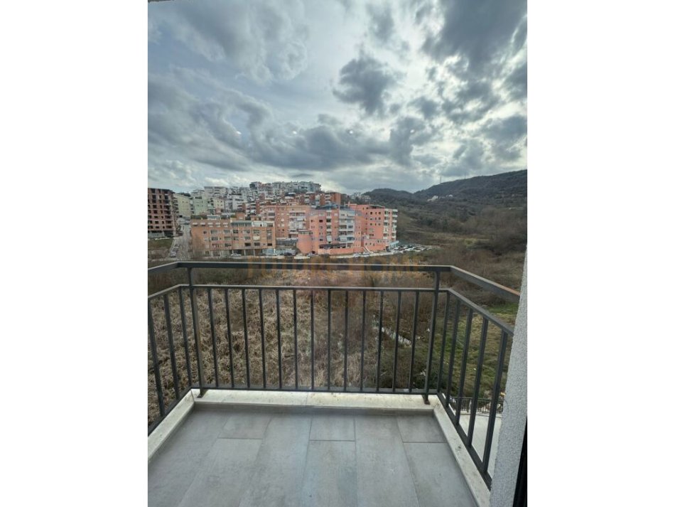 Tirane, shitet apartament 2+1 Kati 2, 96 m² 230.000 € (Kodra e Diellit)